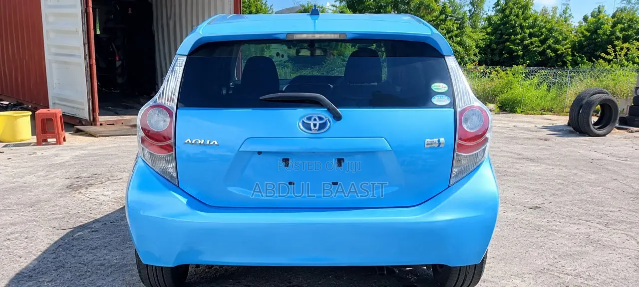 Toyota Aqua 2013 Blue