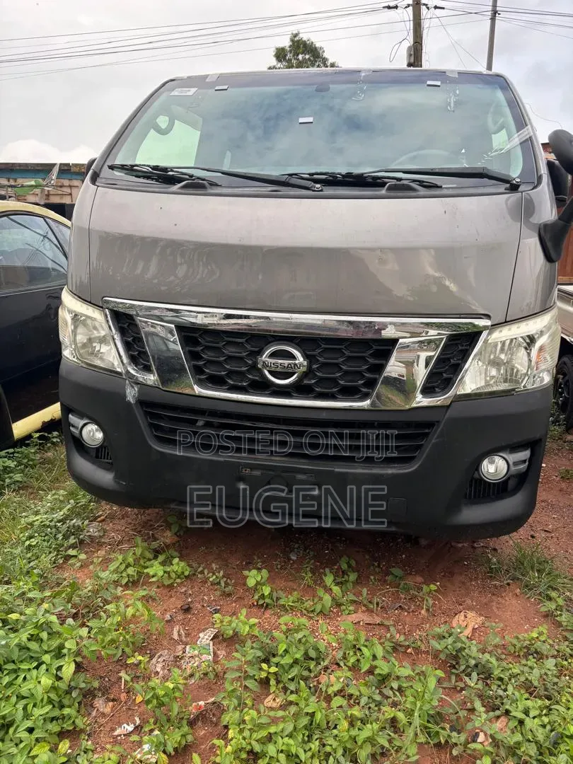 Nissan Caravan 2012 Gray