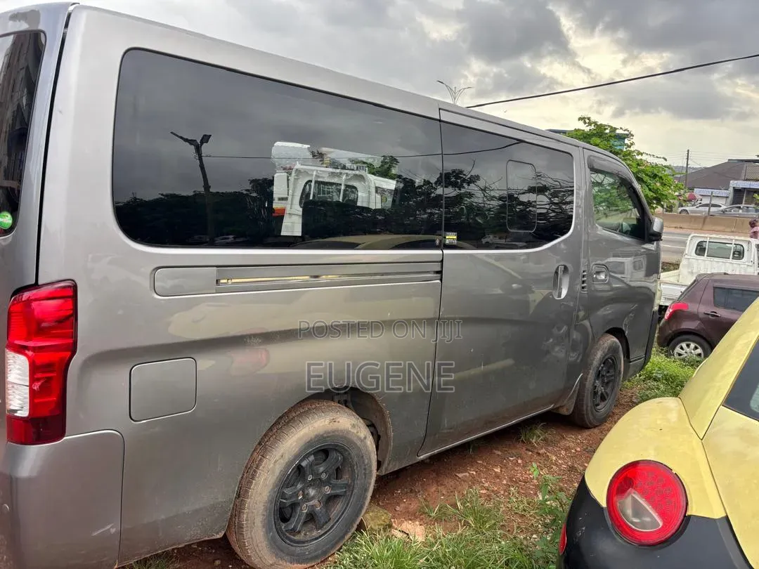 Nissan Caravan 2012 Gray