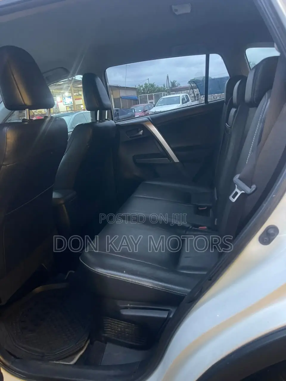 Toyota RAV4 Limited AWD (2.5L 4cyl 6A) 2017 White