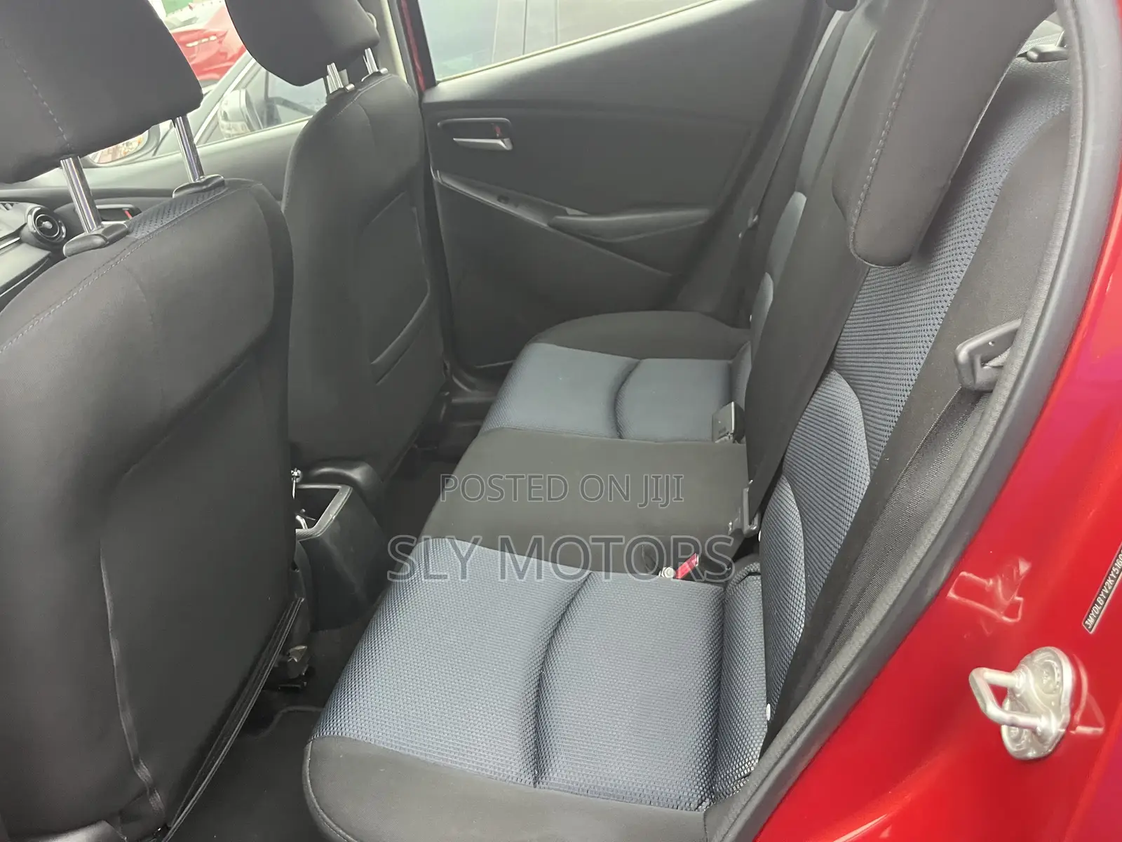 Toyota Yaris LE Sedan 4dr 2019 Red
