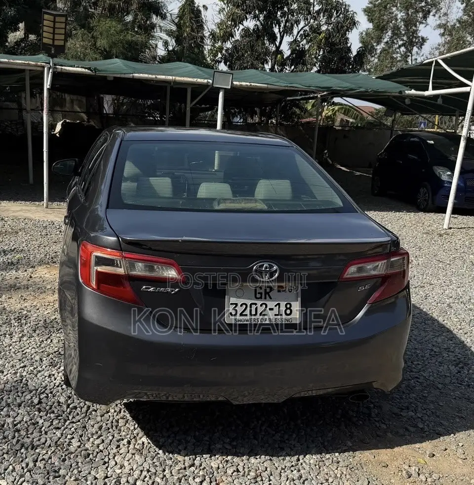 Toyota Camry SE Sport 4dr Sedan (2.5L 4cyl 6A) 2014 Gray