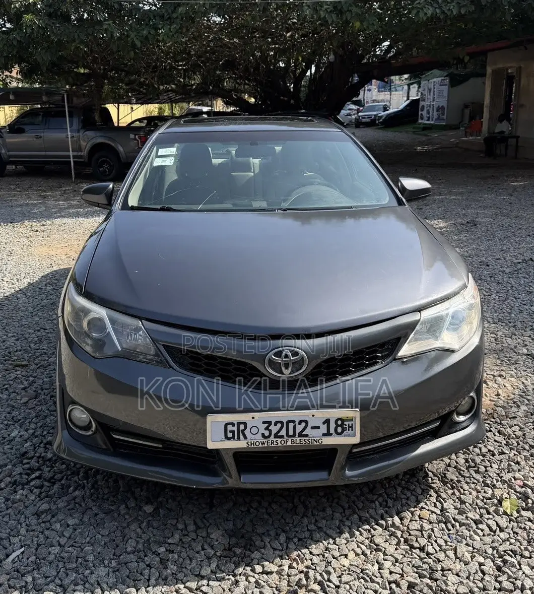 Toyota Camry SE Sport 4dr Sedan (2.5L 4cyl 6A) 2014 Gray