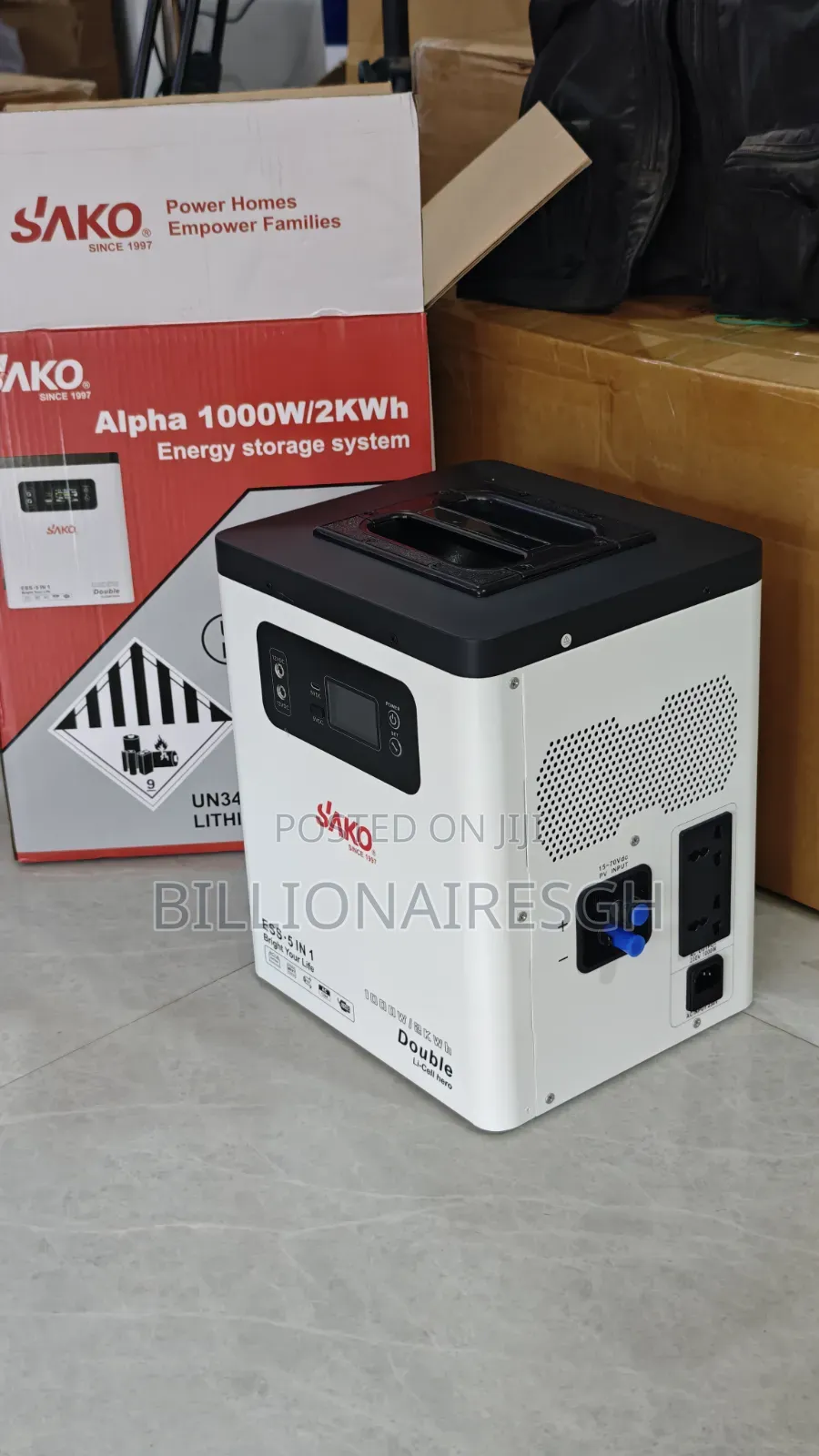 Alpha- 1000w/2000wh Portable Solar Generator / Power Station