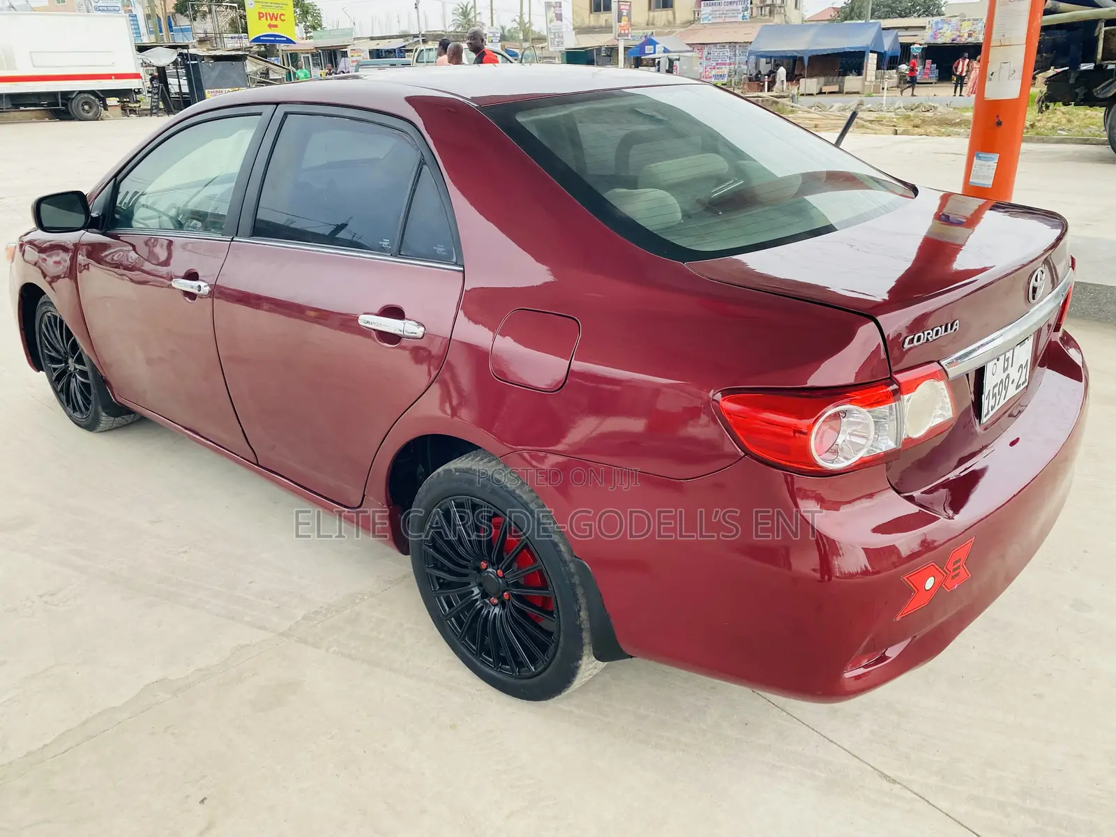 Toyota Corolla LE 4dr Sedan (1.8L 4cyl 4A) 2013 Red