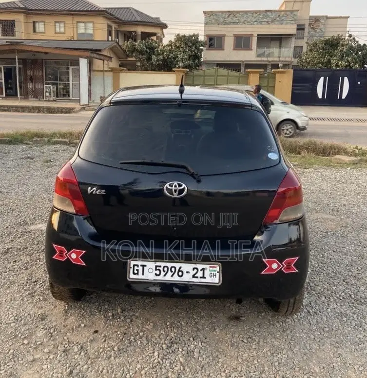 Toyota Vitz 2009 Black