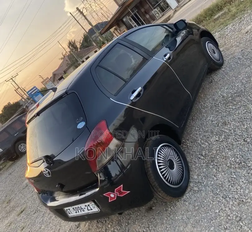 Toyota Vitz 2009 Black