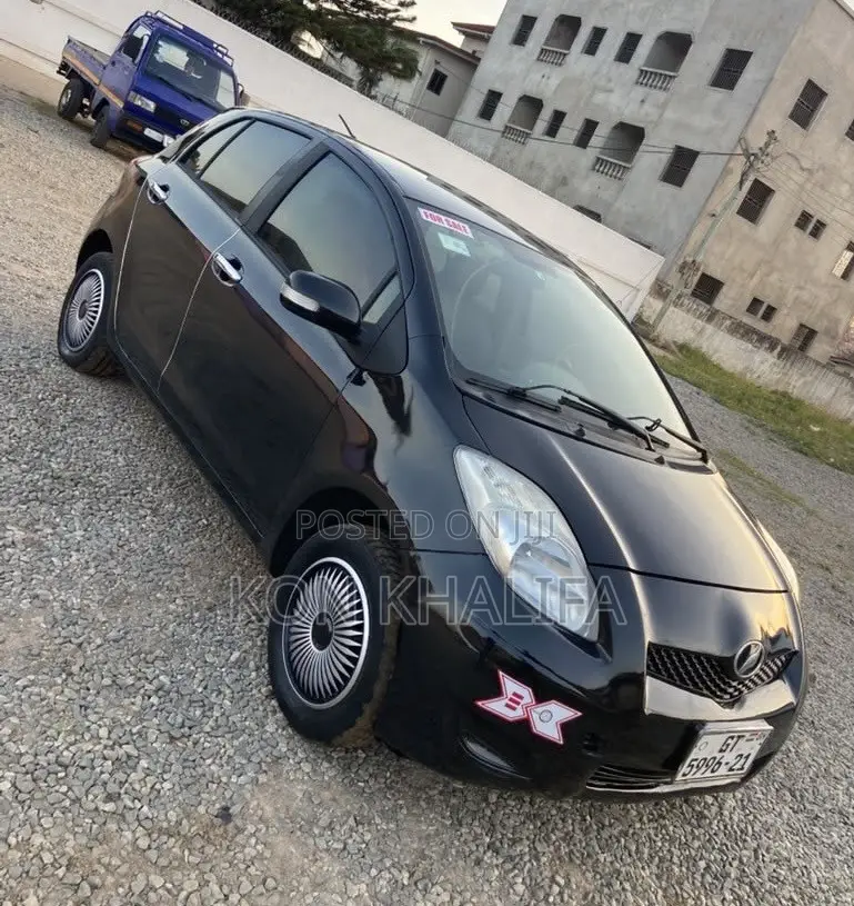 Toyota Vitz 2009 Black
