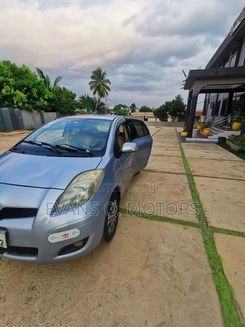 Toyota Vitz 1.0 FWD 3dr 2010 Silver