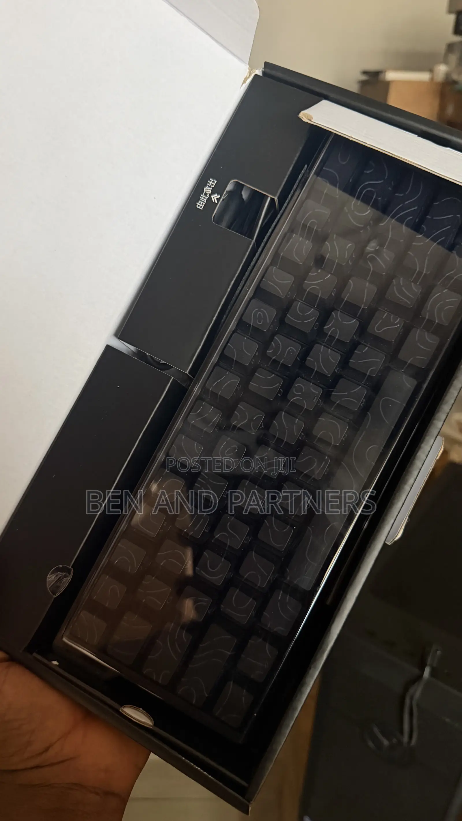 Aura Wind Win60 Gaming Keyboard