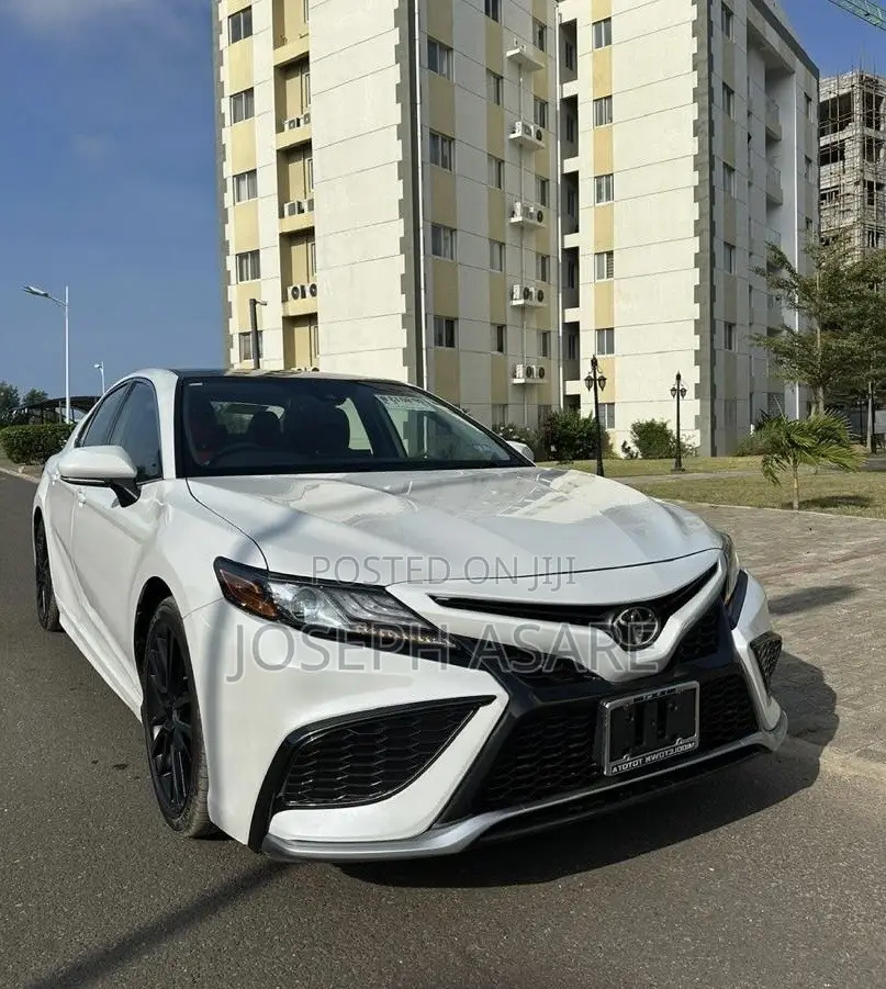 Toyota Camry XSE 2021 White