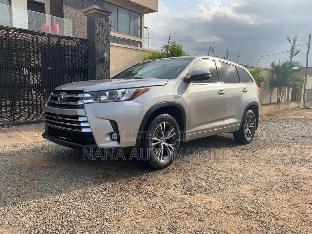 Toyota Highlander LE 4x2 (2.7L 4cyl 6A) 2018 Silver