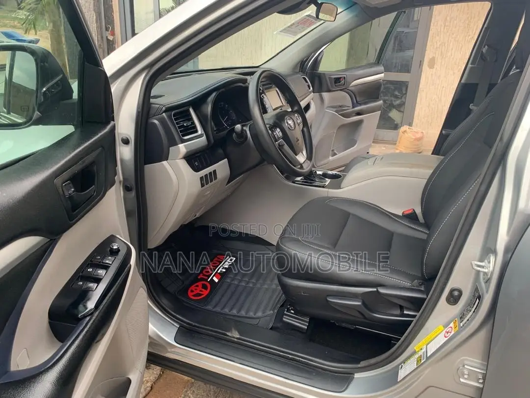Toyota Highlander LE 4x2 (2.7L 4cyl 6A) 2018 Silver