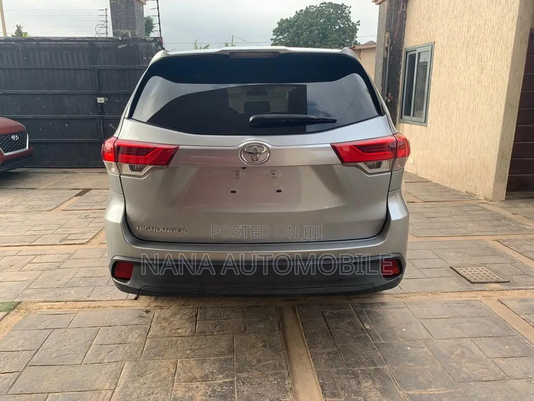 Toyota Highlander LE 4x2 (2.7L 4cyl 6A) 2018 Silver