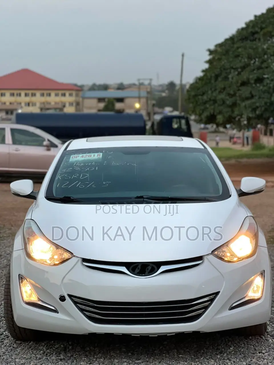 Hyundai Elantra Limited Sedan FWD (1.8L 4cyl 6A) 2016 White