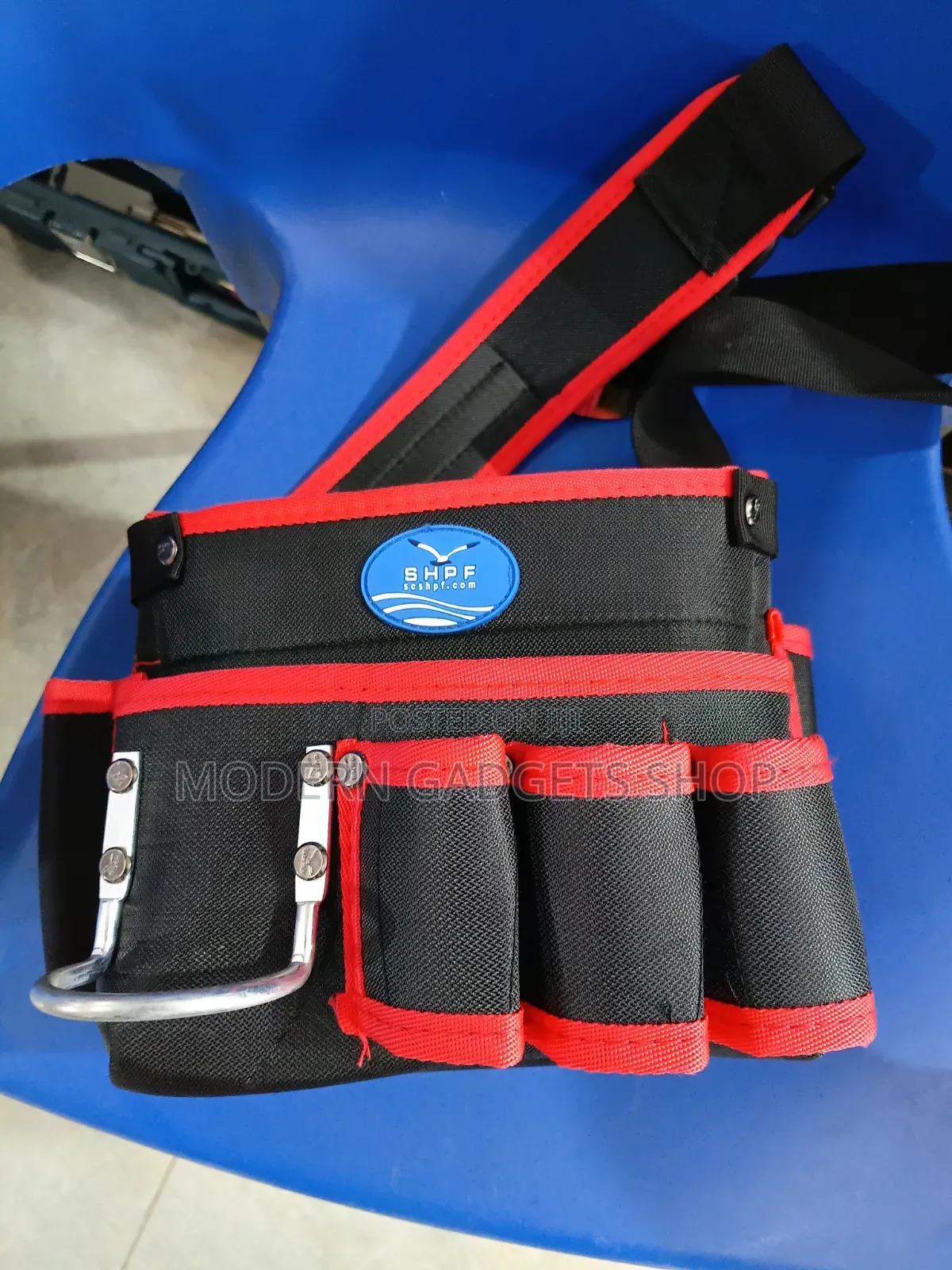 Heavy-Duty Professional Tool Bag With Multiple Pockets – Black and Red