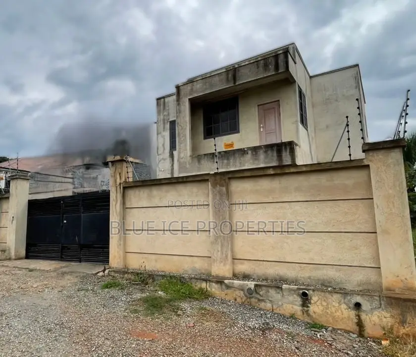 4bdrm Duplex in Anaji, Takoradi for sale