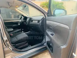 Mitsubishi Outlander 2018 Silver