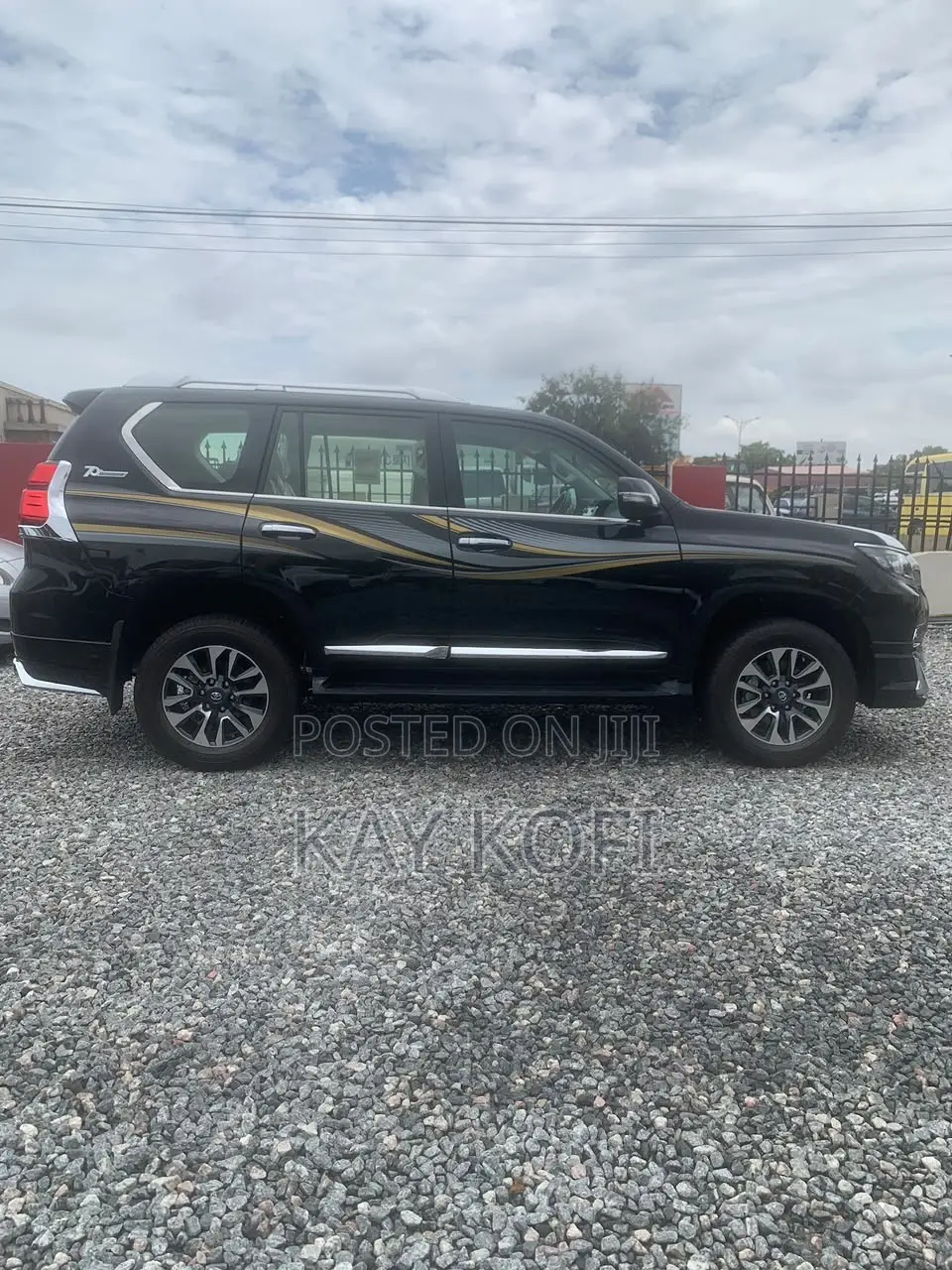 New Toyota Land Cruiser Prado 2.7 2023 Black