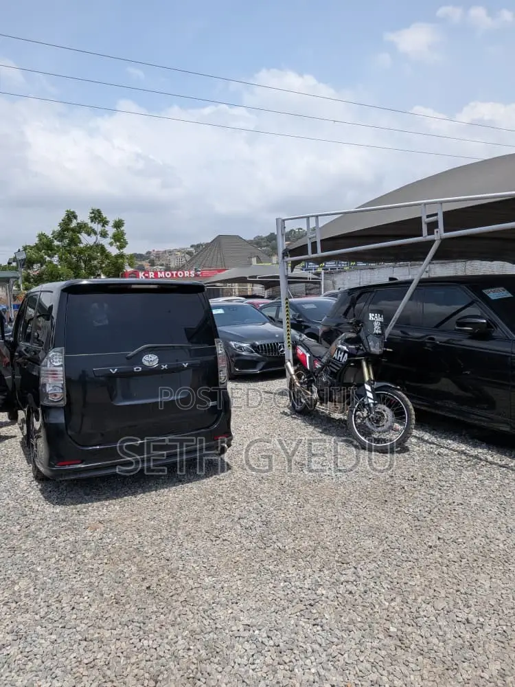Toyota Voxy 2015 Black