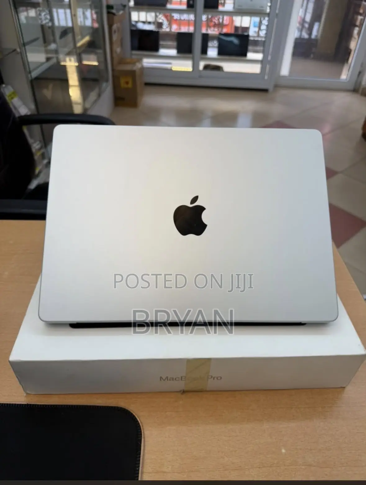 Laptop Apple MacBook Pro 2025 M5 16GB Apple M5 Pro SSD 512GB