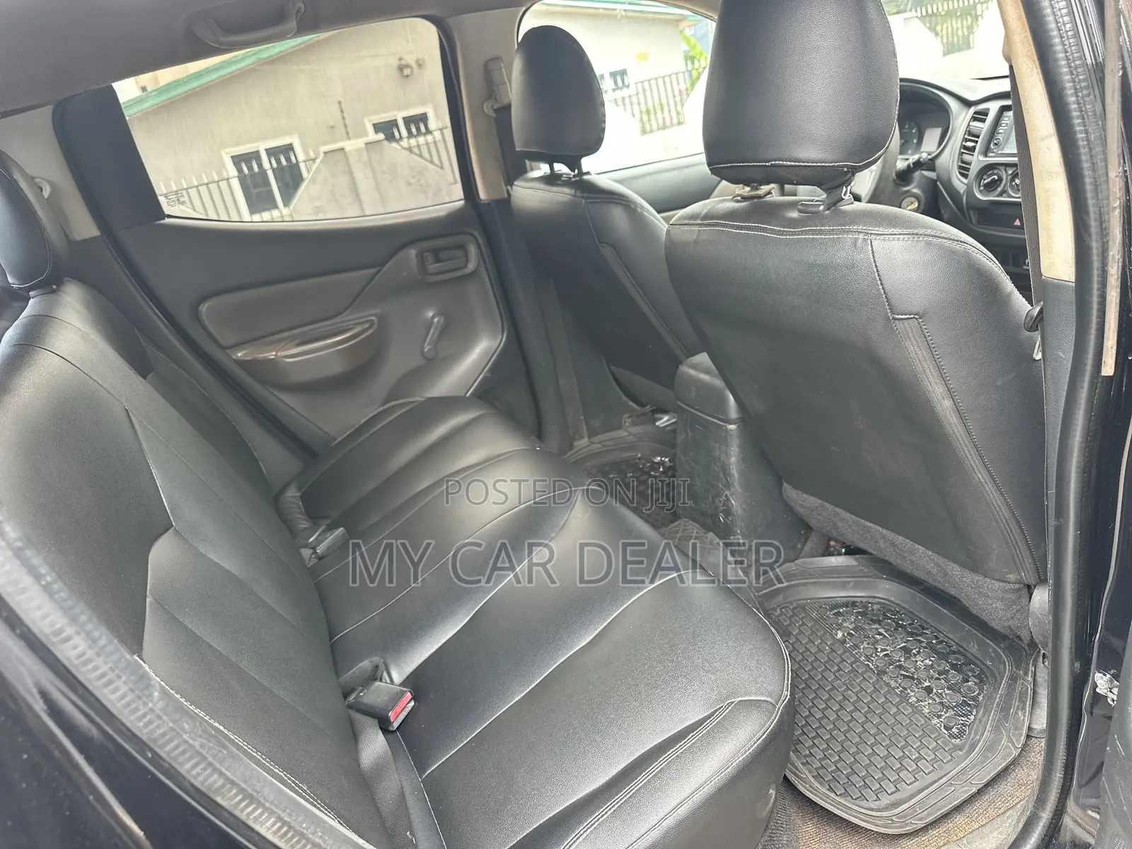 Mitsubishi L200 Club Cab 2.2 4WD 2016 Black