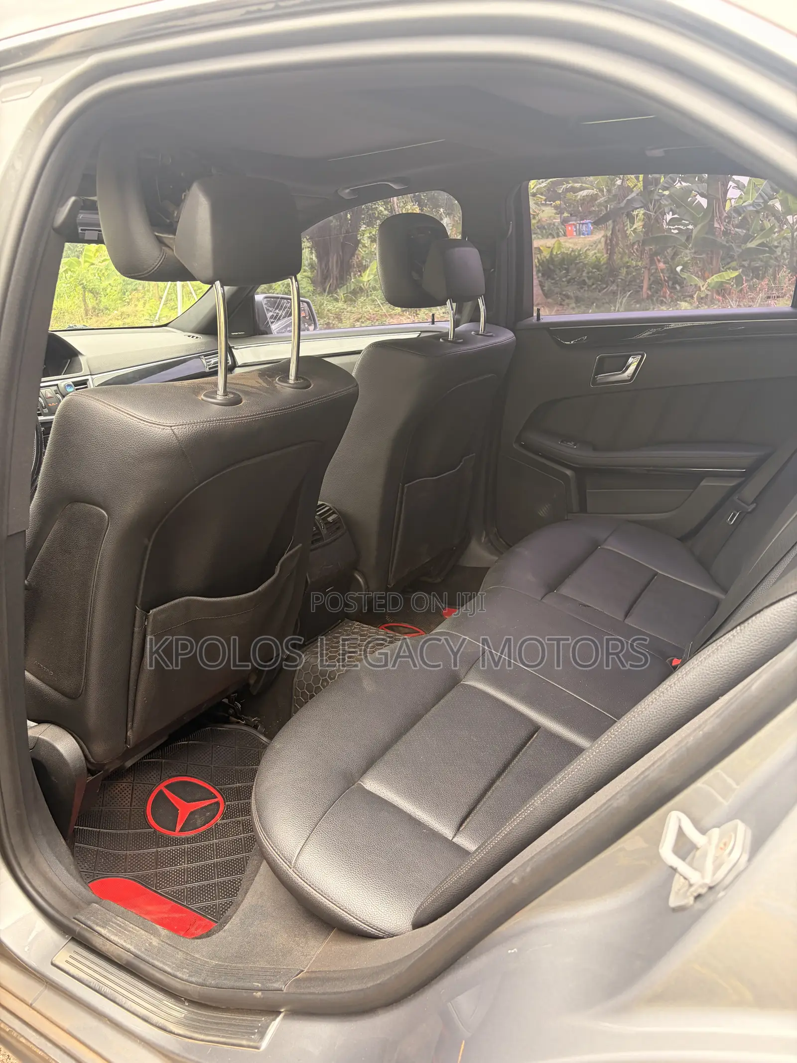Mercedes-Benz E350 Base 4Matic Sedan AWD (3.5L 6cyl 7A) 2011 Gray