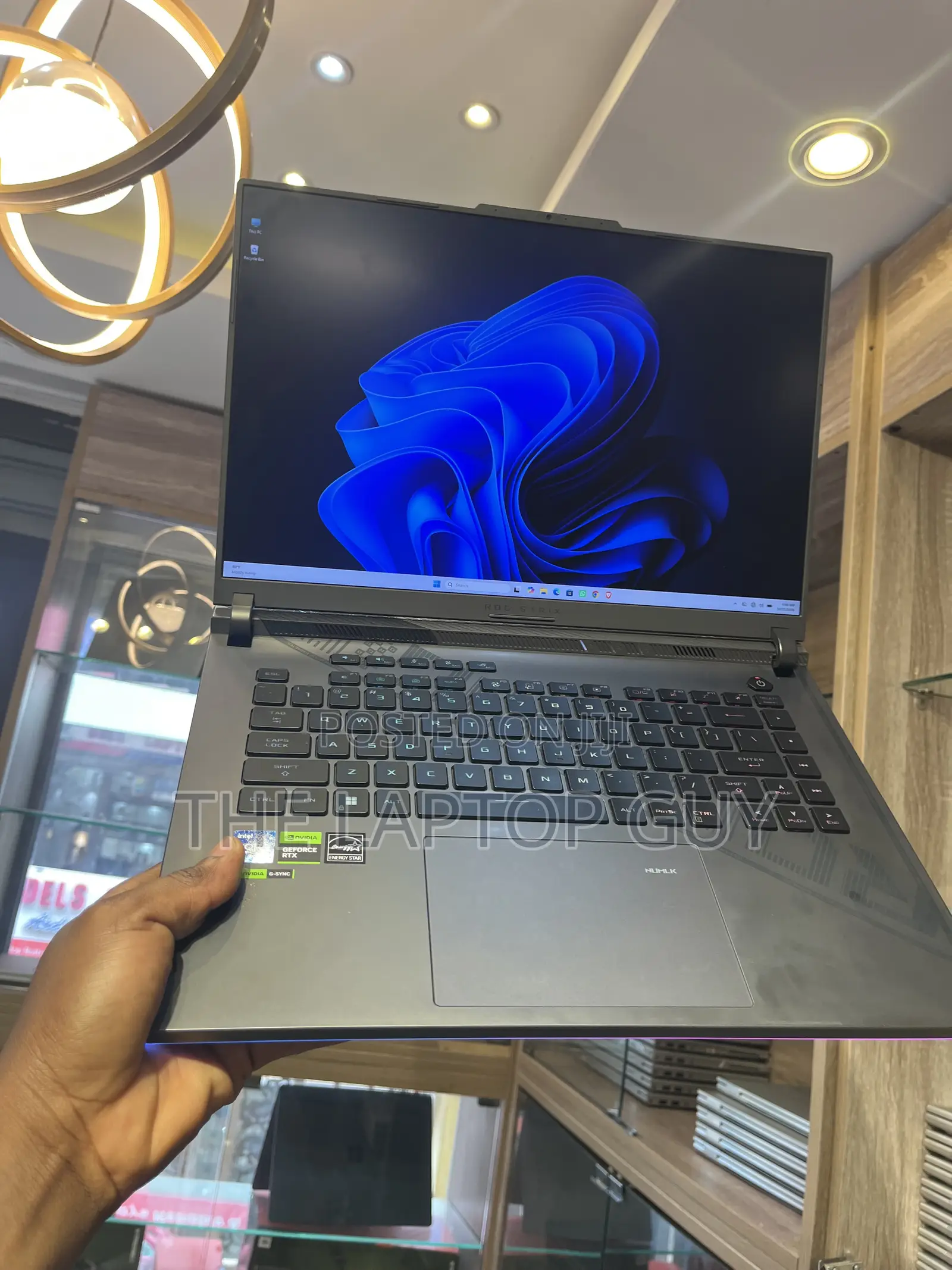 Laptop Asus ROG Strix G16 16GB Intel Core i7 SSD 1T
