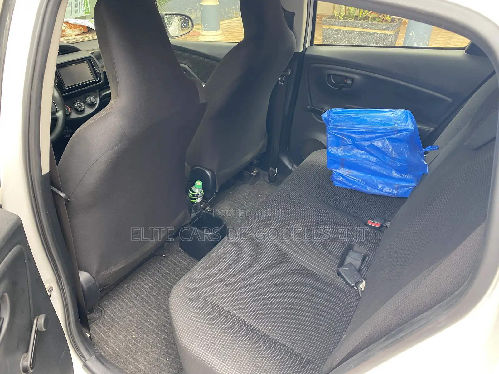Toyota Vitz 1.3 FWD 3dr 2016 White