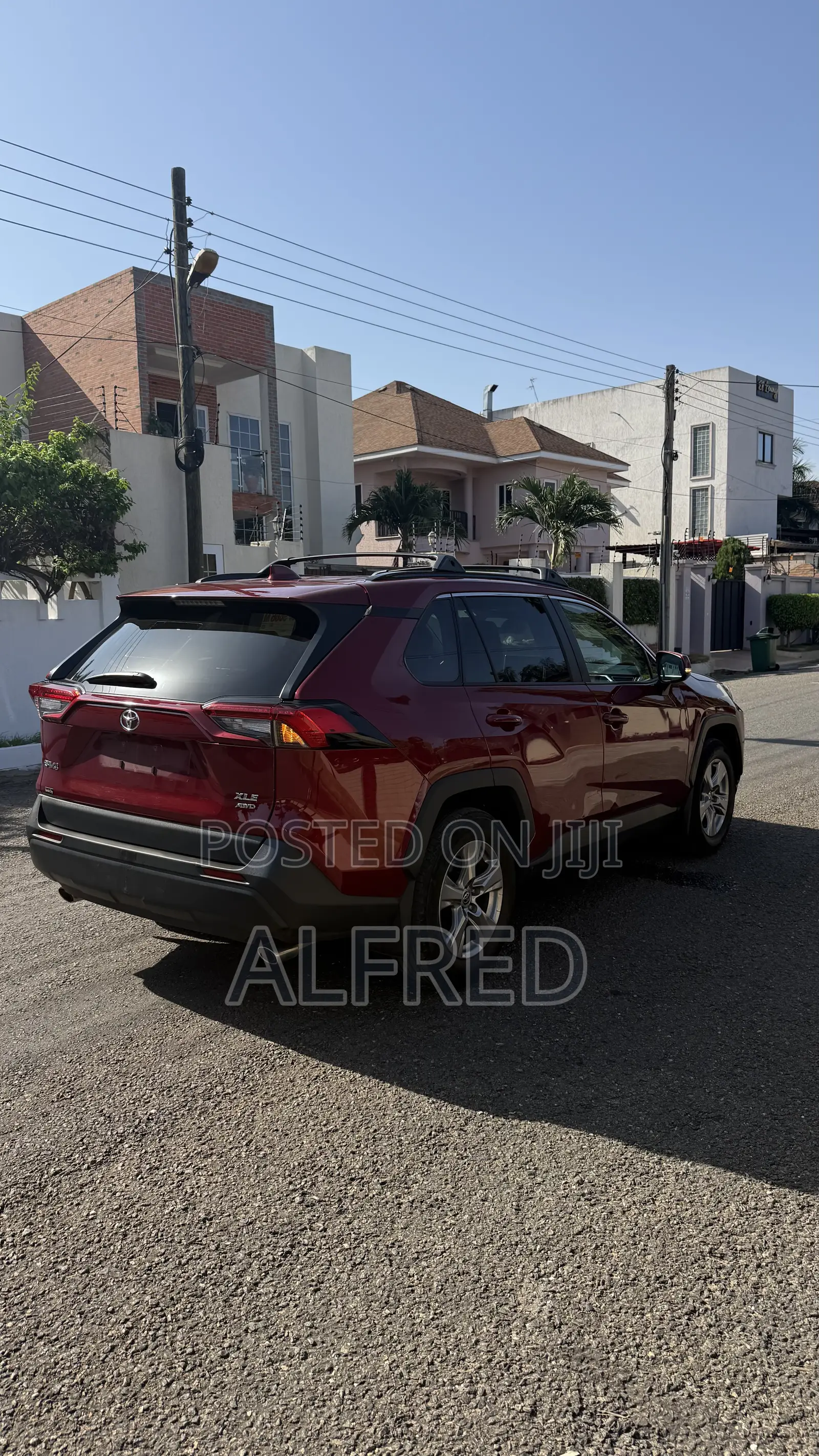 Toyota RAV4 XLE 2025 Red