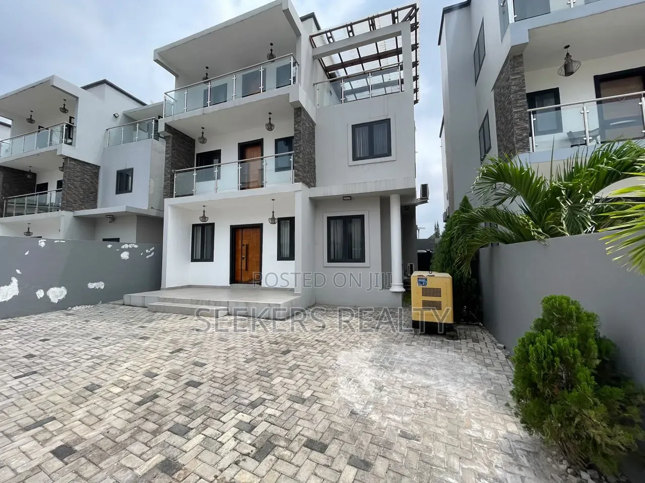 Furnished 4bdrm Townhouse / Terrace in Seekers Realty, Labone SHS Area