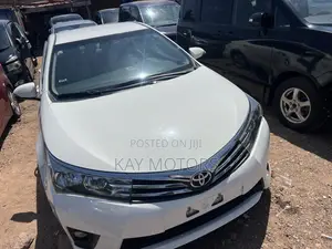 Toyota Corolla Altis 2016 White
