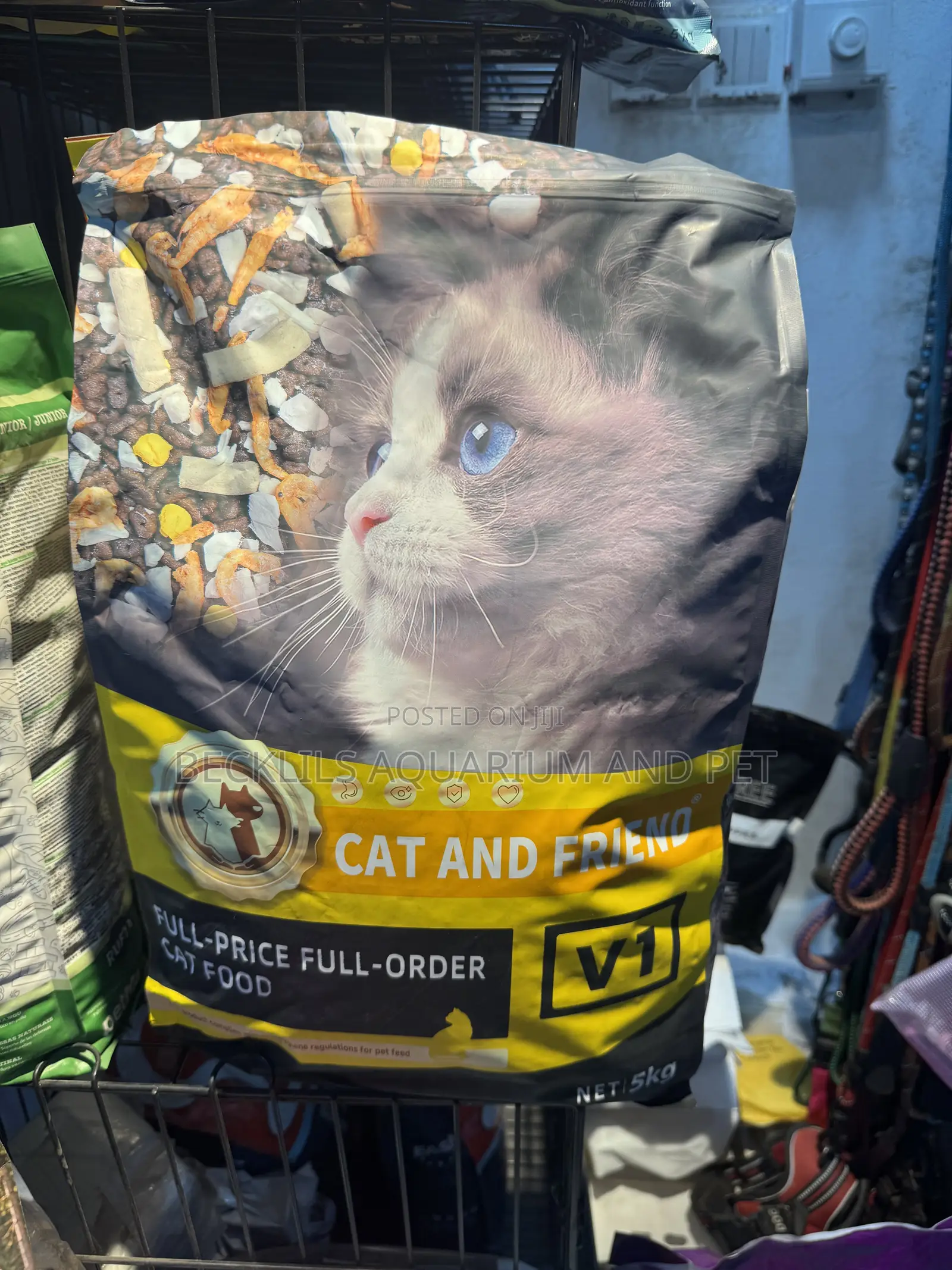 Cat and Friend Cat Food With Meat , Chicken N Dry Egg Yolk