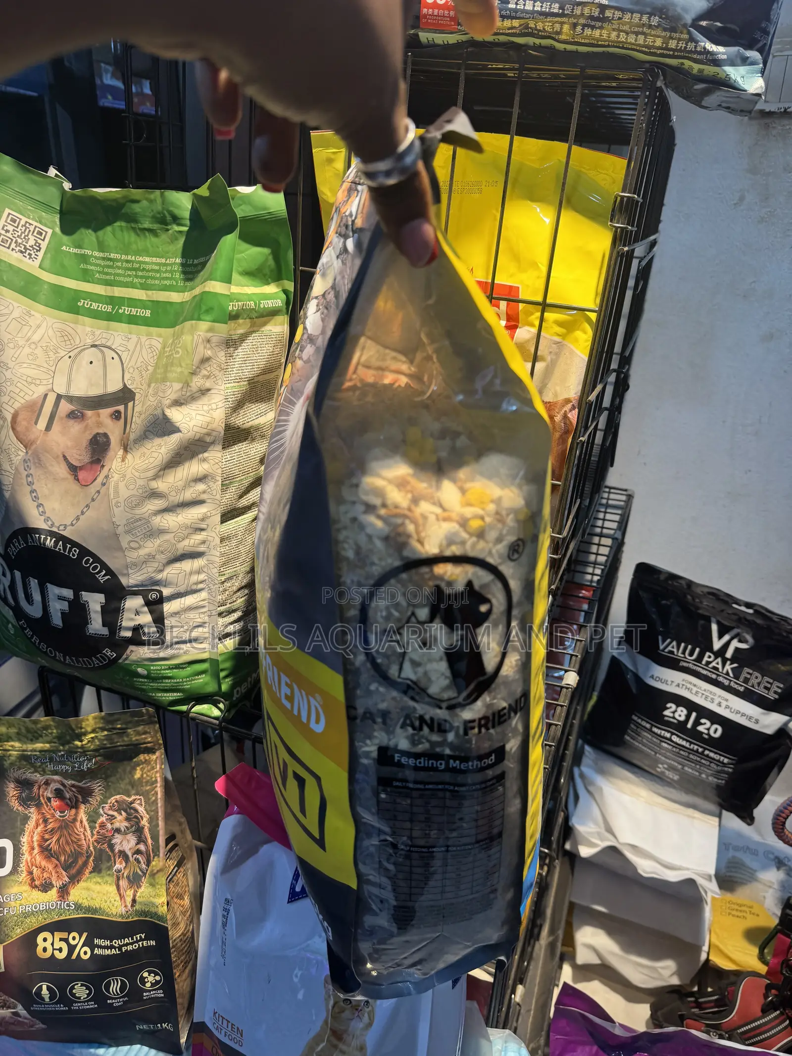 Cat and Friend Cat Food With Meat , Chicken N Dry Egg Yolk