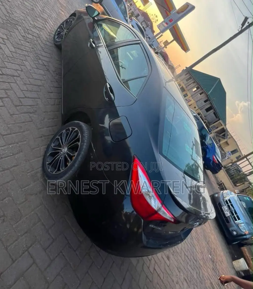 Toyota Corolla 2016 Black