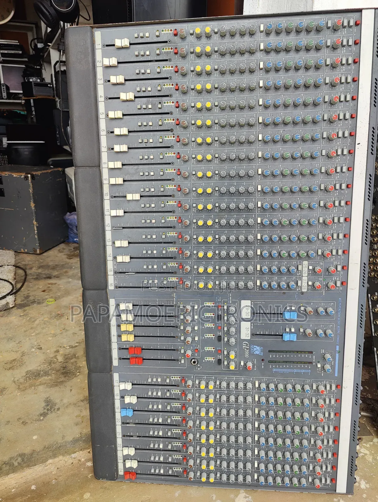 Behringer - MX8000 - Eurodesk - 48/24 Channel Mixer
