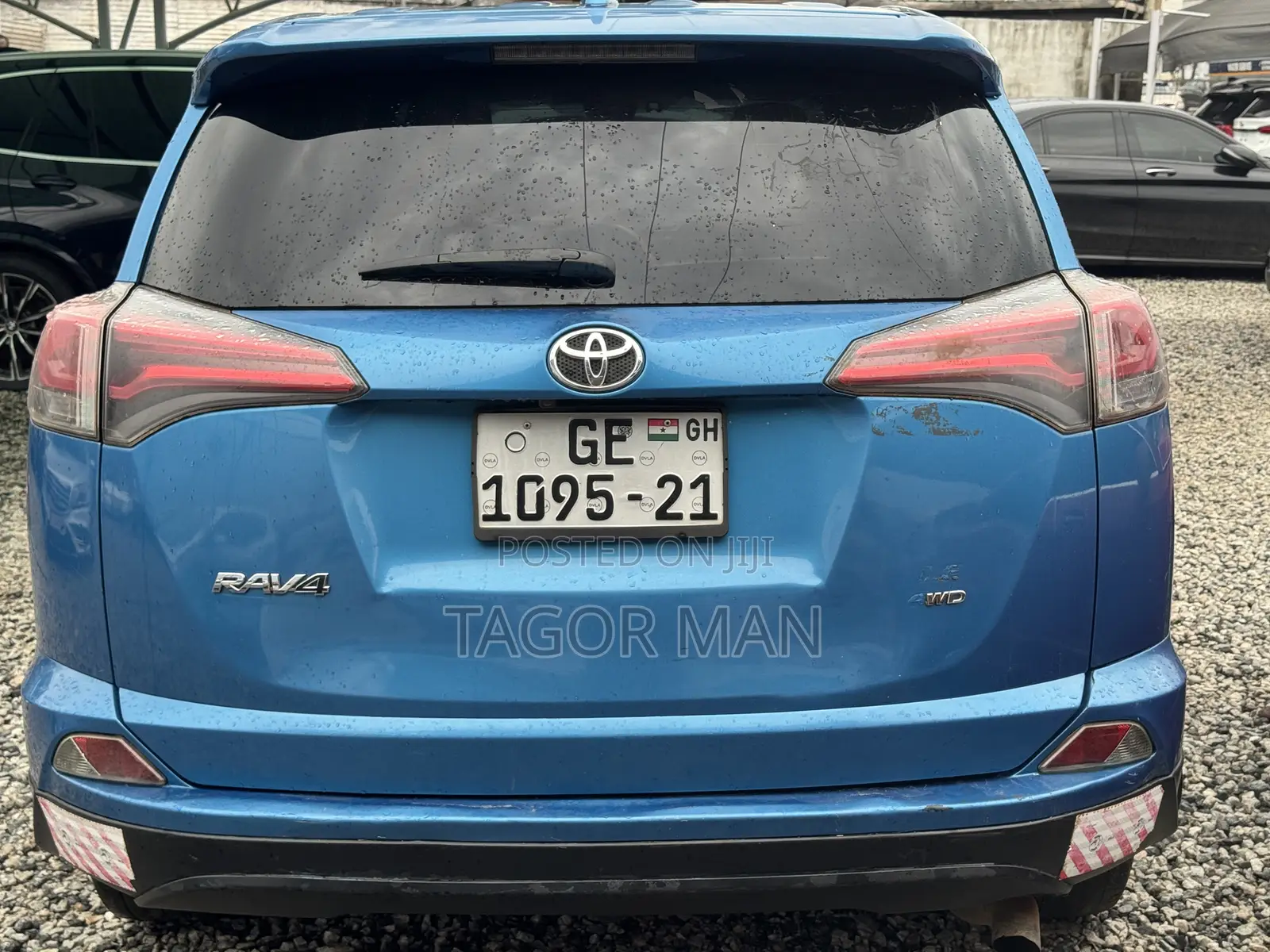 Toyota RAV4 LE 4dr SUV AWD (2.5L 4cyl 6A) 2018 Blue