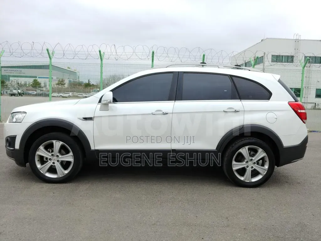 Chevrolet Captiva 2014 White
