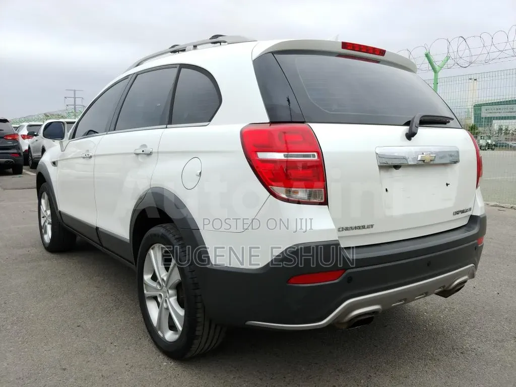 Chevrolet Captiva 2014 White