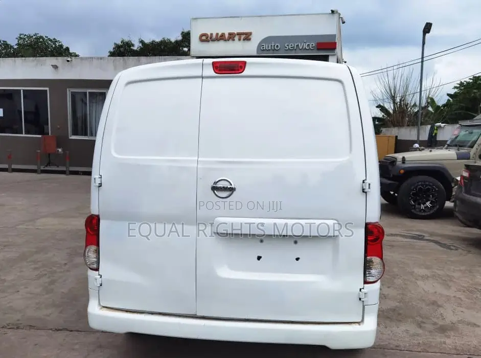 Nissan NV200 2018 White