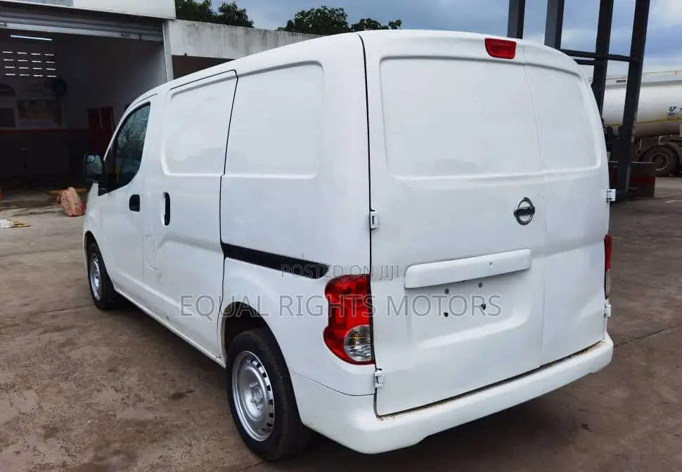 Nissan NV200 2018 White