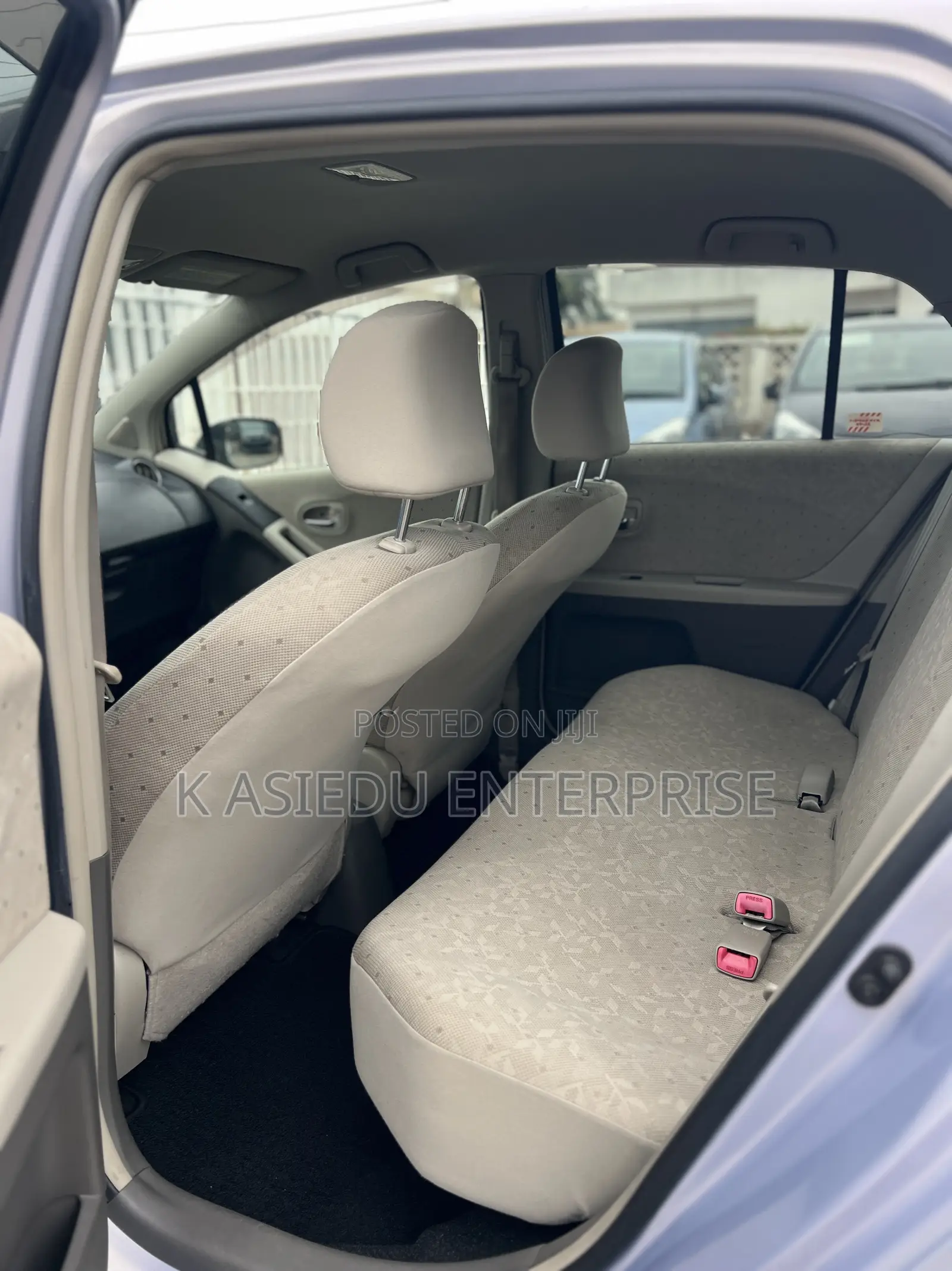 Toyota Vitz 1.3 AWD 3dr 2010 Silver