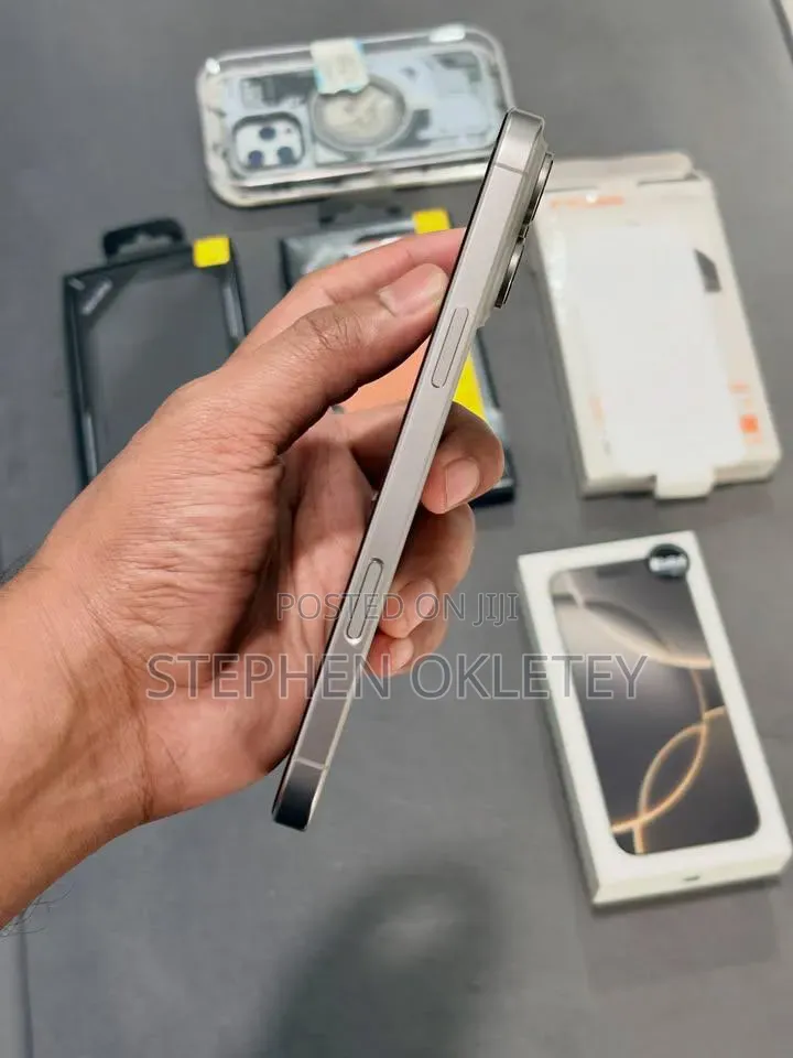 New Apple iPhone 15 Pro Max 256 GB Silver