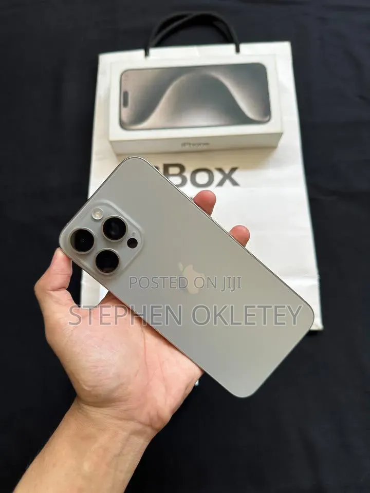 New Apple iPhone 15 Pro Max 256 GB Silver
