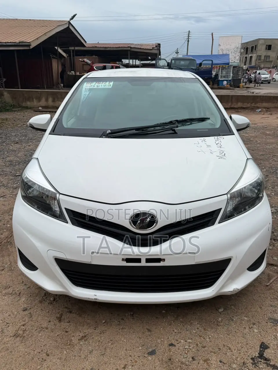 Toyota Vitz 1.3 AWD 5dr 2012 White