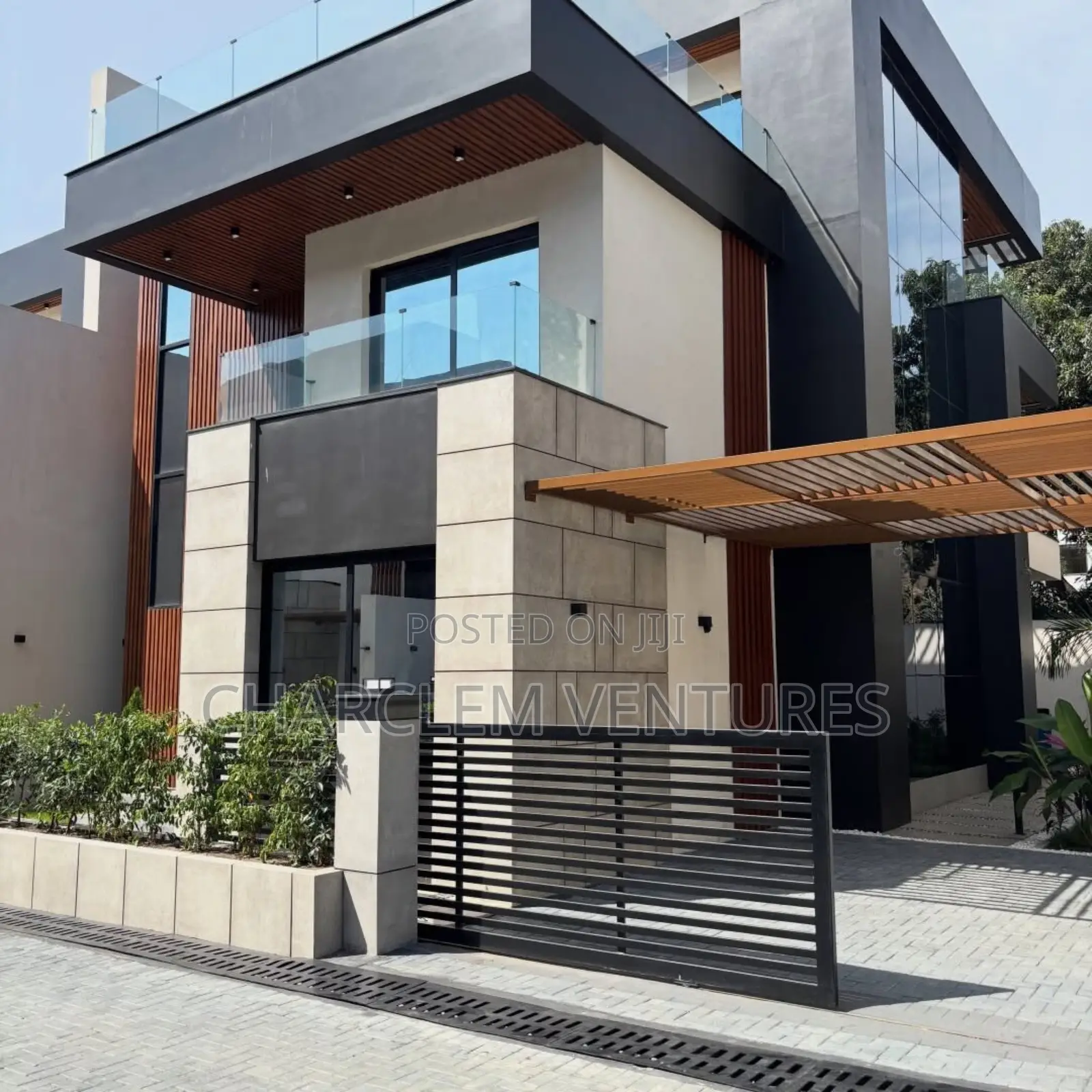 5bdrm Villa in Charclem Ventures, North Ridge for sale