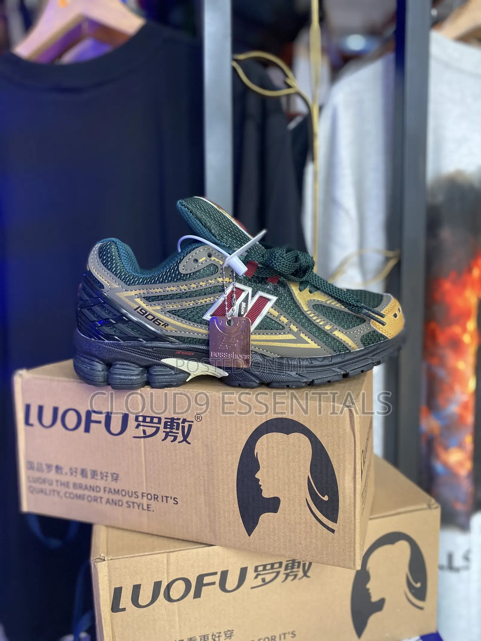 Kith X New Balance 1906R "Black" (Premium Tech Runner.