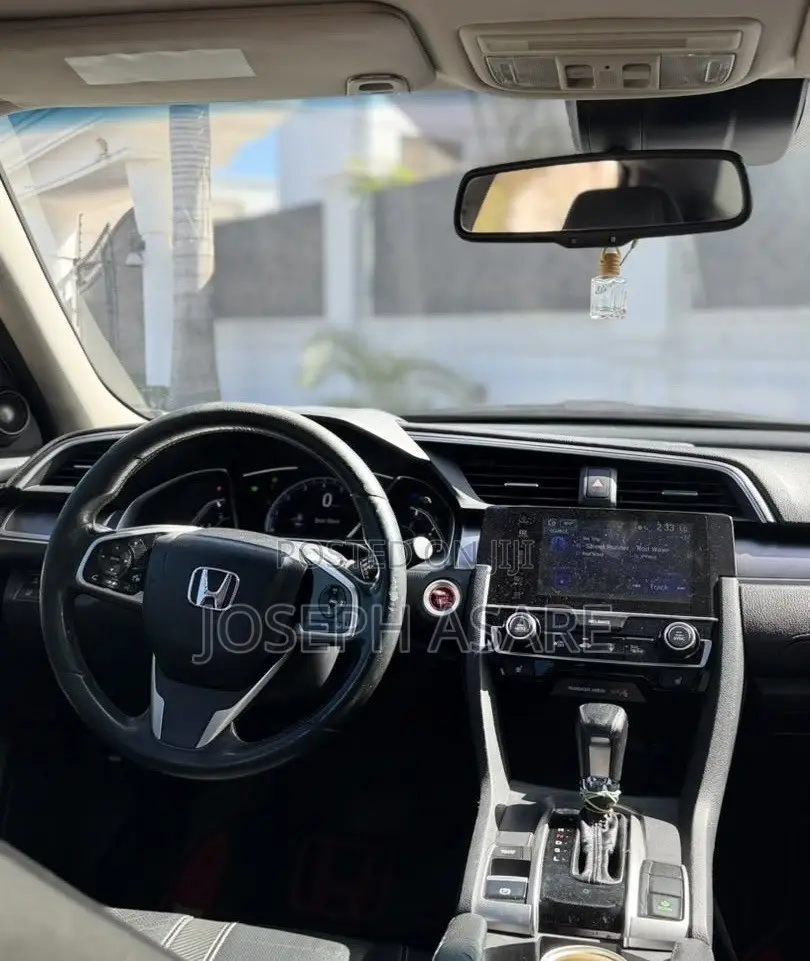 Honda Civic Touring Coupe 2018 White