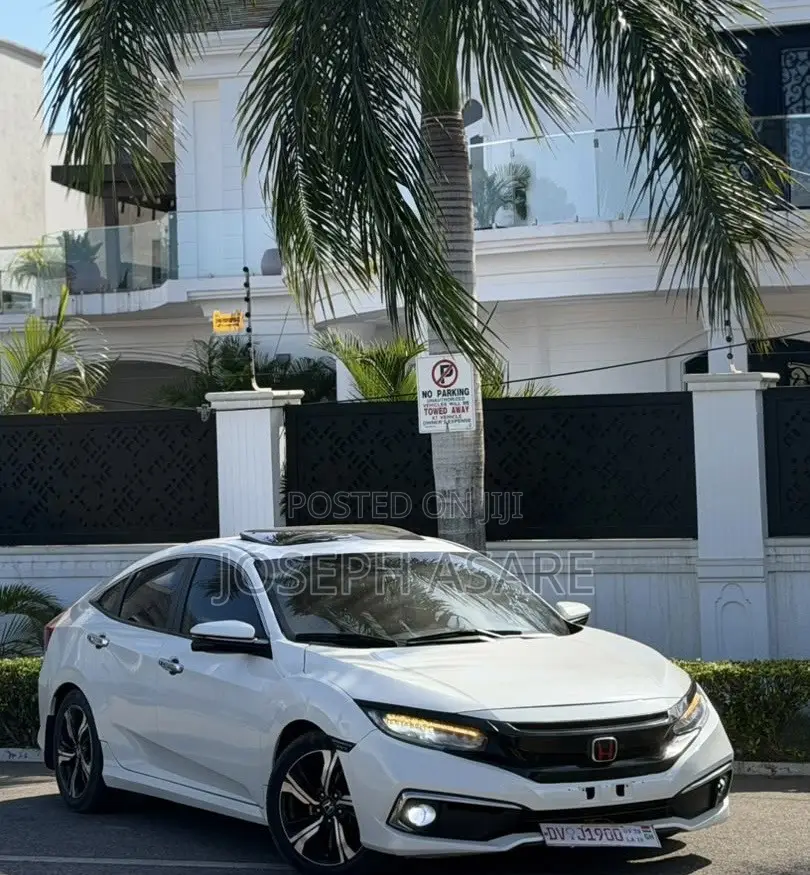 Honda Civic Touring Coupe 2018 White