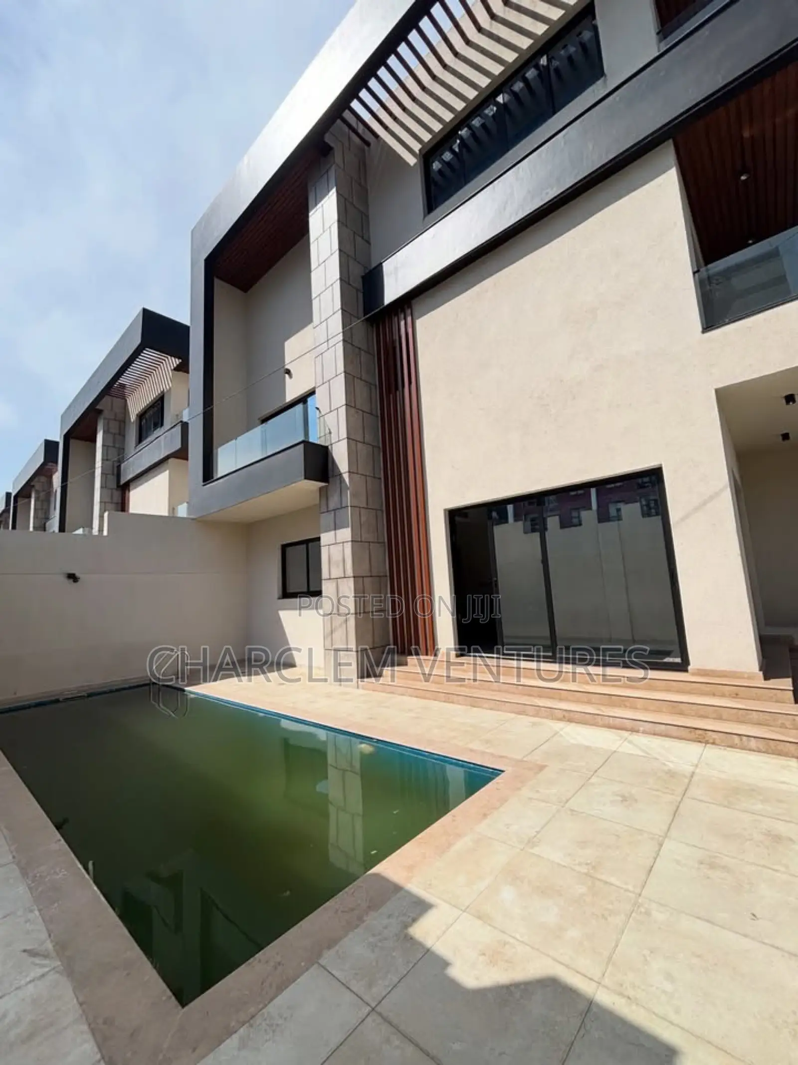 5bdrm Villa in Charclem Ventures, North Ridge for sale
